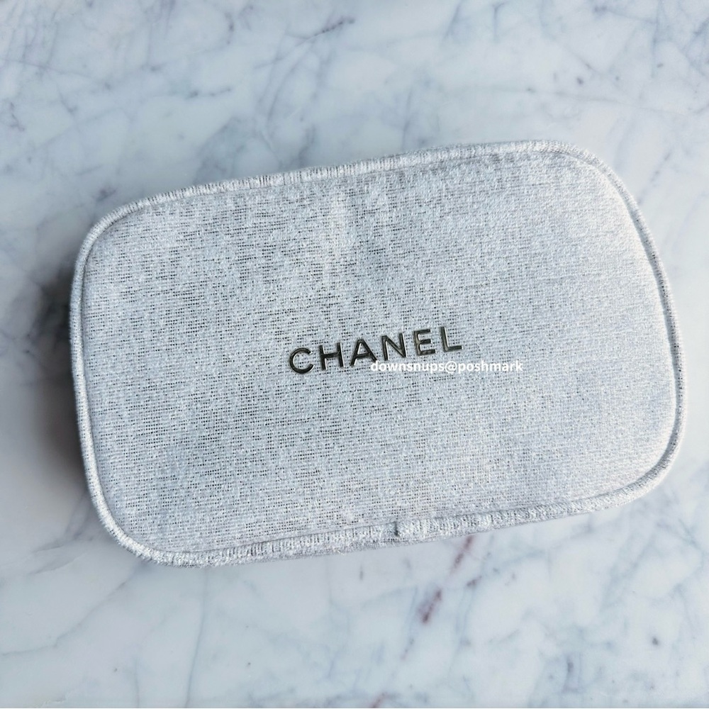 Chanel cream and gold tweed makeup bag clutch